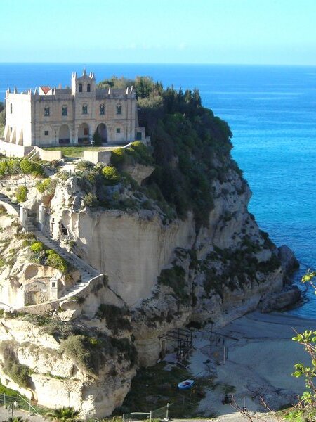 Santuario di Santa Maria dell'Isola a Tropea